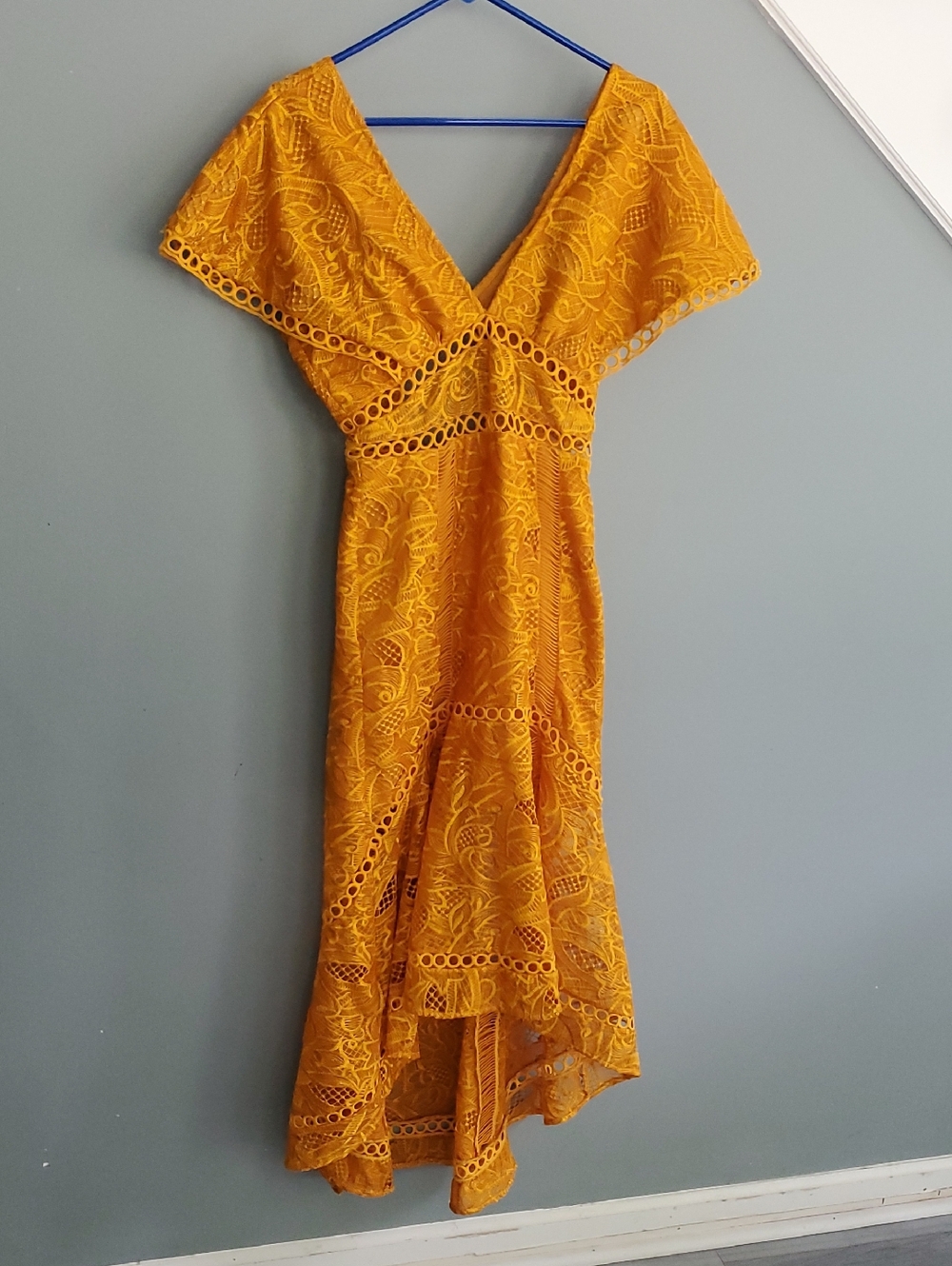 NWT ASOS Vibrant Mustard Lace V-Neck Midi Dress - Picture 2 of 6
